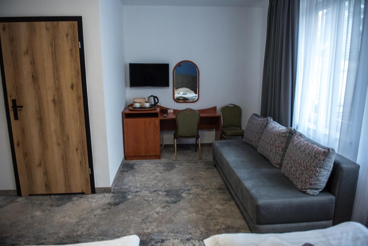 Hotel Paradiso Suchedniów Esterno foto
