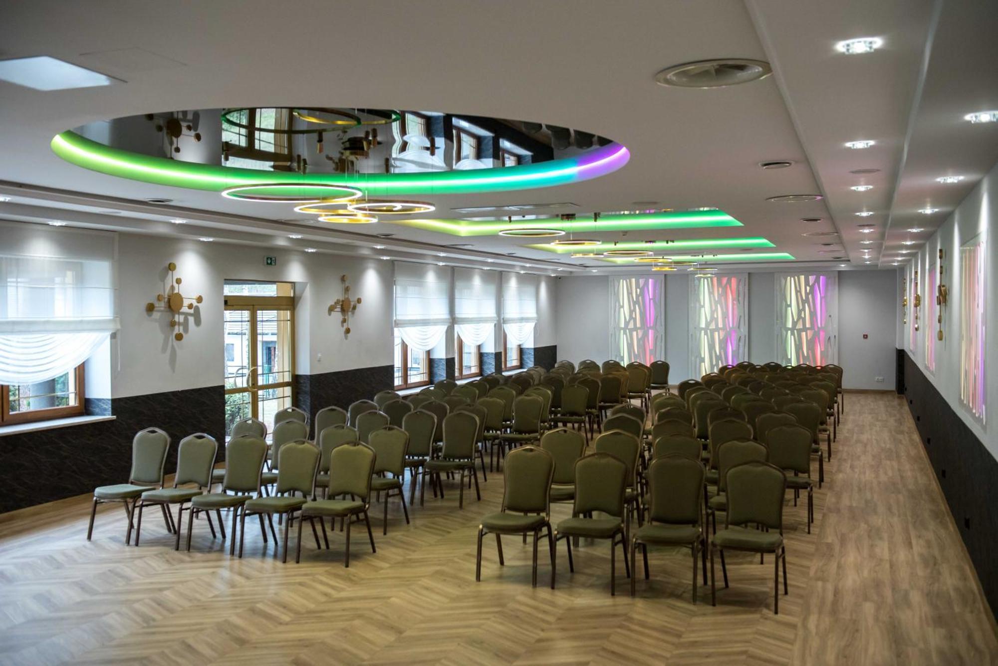 Hotel Paradiso Suchedniów Esterno foto